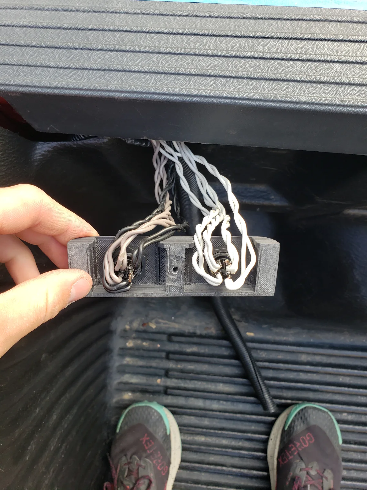 3D-printed bed audio port wiring